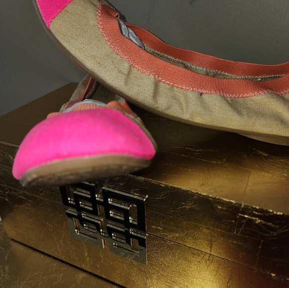 Ann Taylor Loft Ballet Flats color salmon rose - Picture 4 of 8